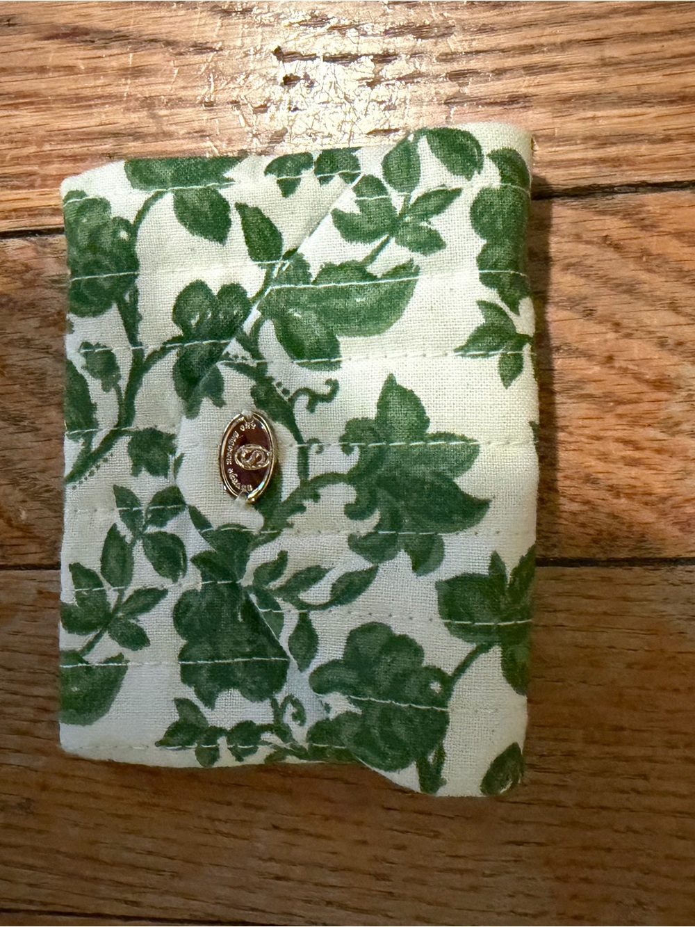 Sezane jewelry pouch Green Leaf Quilted Cardholder with Gold Logo Accent